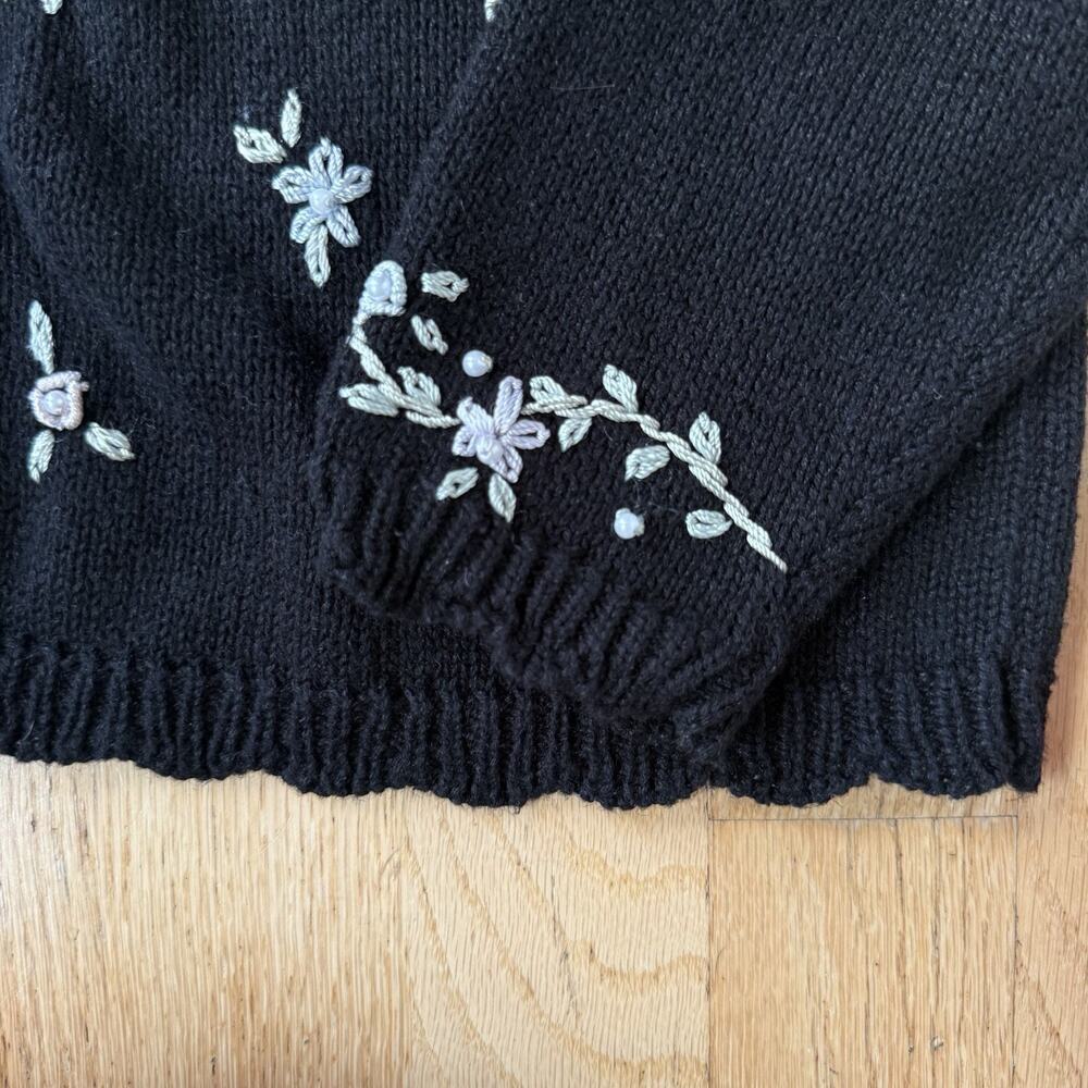 Vintage Victoria Sport Floral Embroidered Pearl Cottagecore Ramie Cardigan Small - Picture 11 of 11